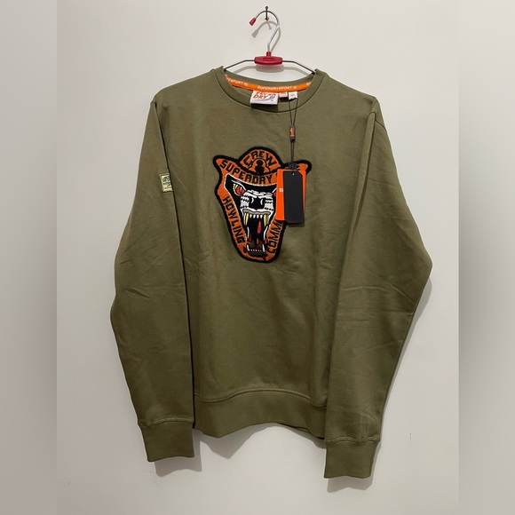 Superdry Other - Superdry Chenille Patch Crew Sweatshirt